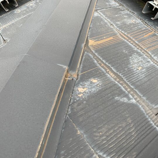 棟板金の釘浮き