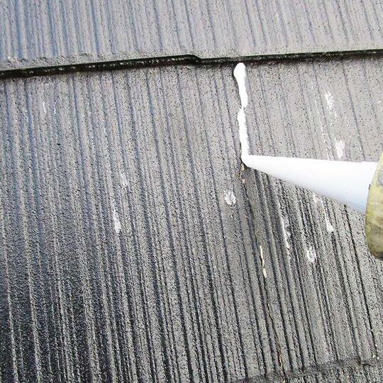 屋根のひび割れ補修