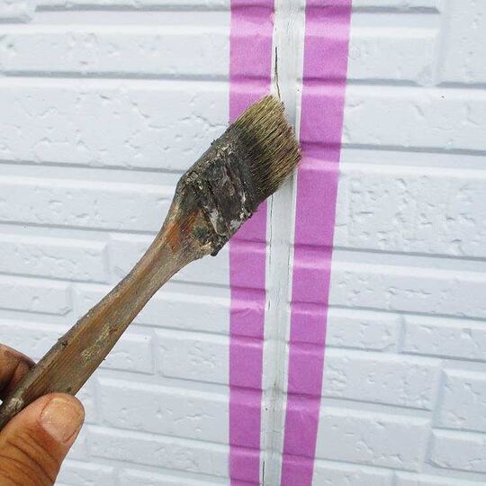 目地にプライマー塗布