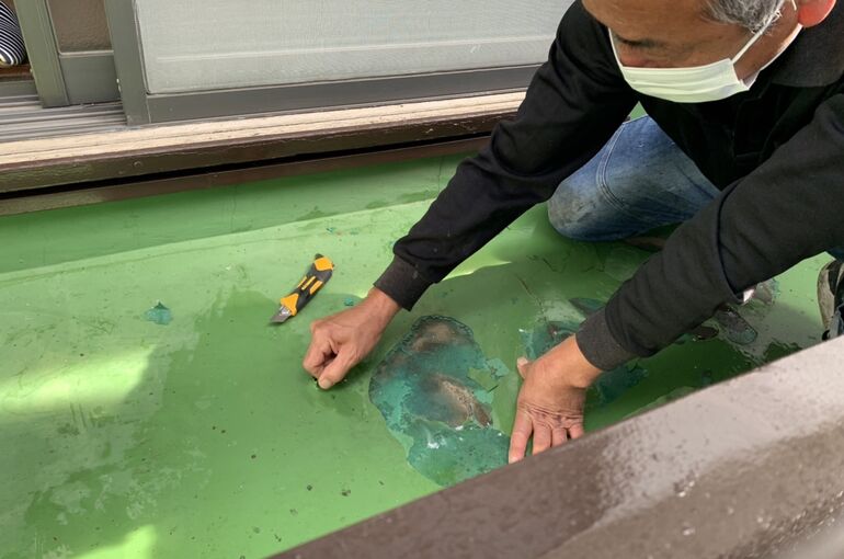 既存のトップコート剥がし作業