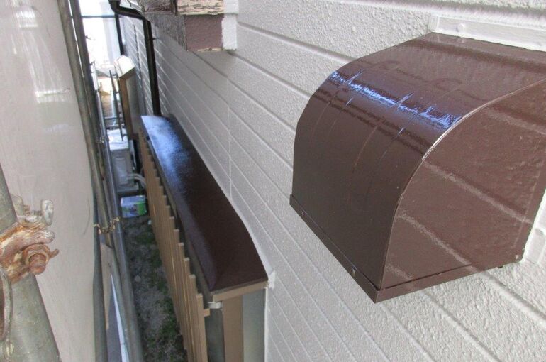 庇・換気扇フードの塗装