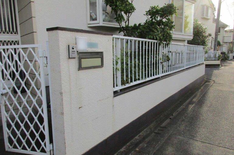 塗装前のブロック塀