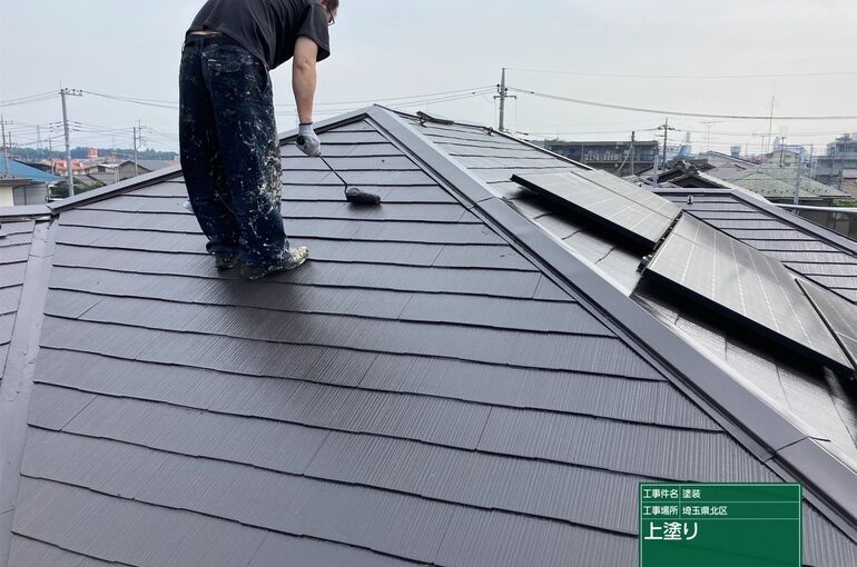 屋根の上塗り
