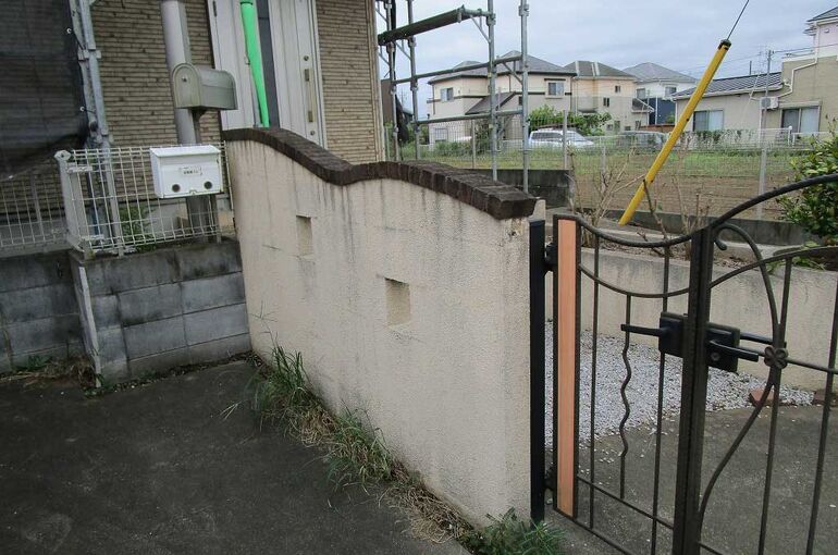 塗装前のブロック塀
